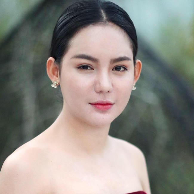 លោកស្រី ធី សុវណ្ណថា