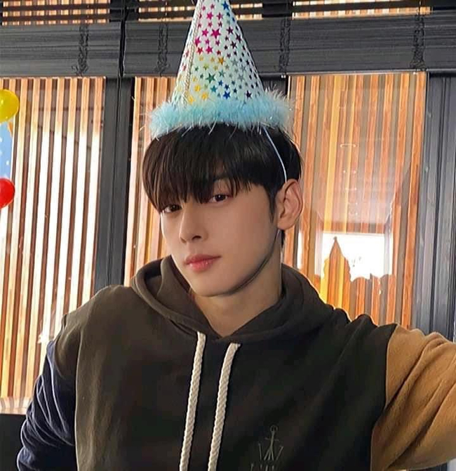 Photo Credit: Cha Eun Woo Fans