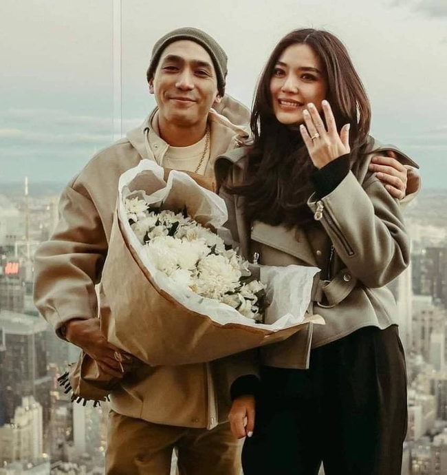 Photo Credit : Thai Cele Fan's Page