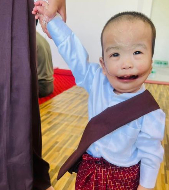 Photo Credit : Khine Hnin Wai's Facebook Acc