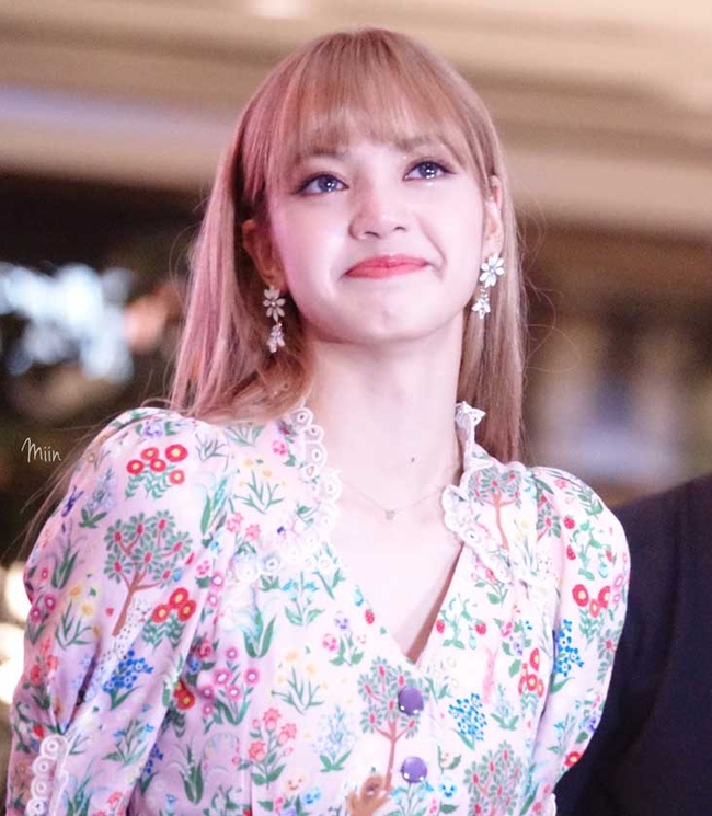 https://s9.kh1.co/__image/w=650,h=745,q=100/77/77579a356b9e9f382855eb6ffdb15d09620e6ced.jpg