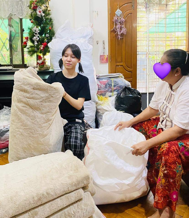 Photo Credit: ခင်ပိုးပန်းချီ khin poe panchi' s face book Page