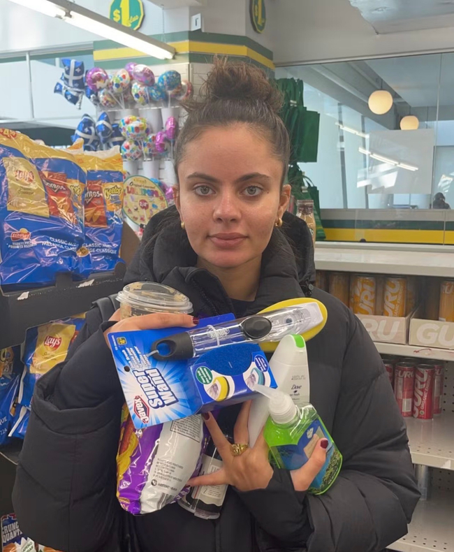 https://s9.kh1.co/__image/w=650,h=790,q=100/f6/f6ccba4440c58a32130d4e0a7665965750b6a524.jpeg