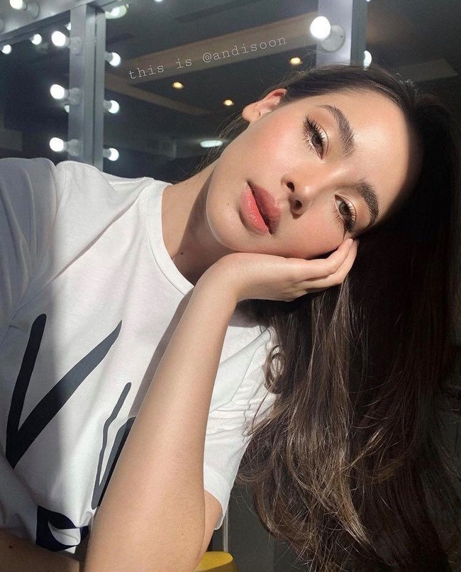 Yaya Urassaya