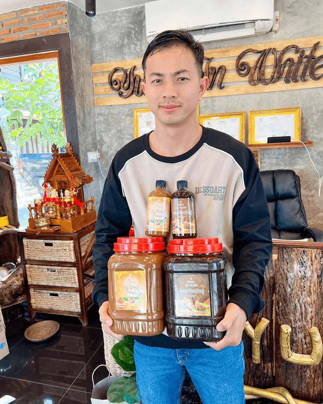 ស្វាមី ចែយូរ៉ា
