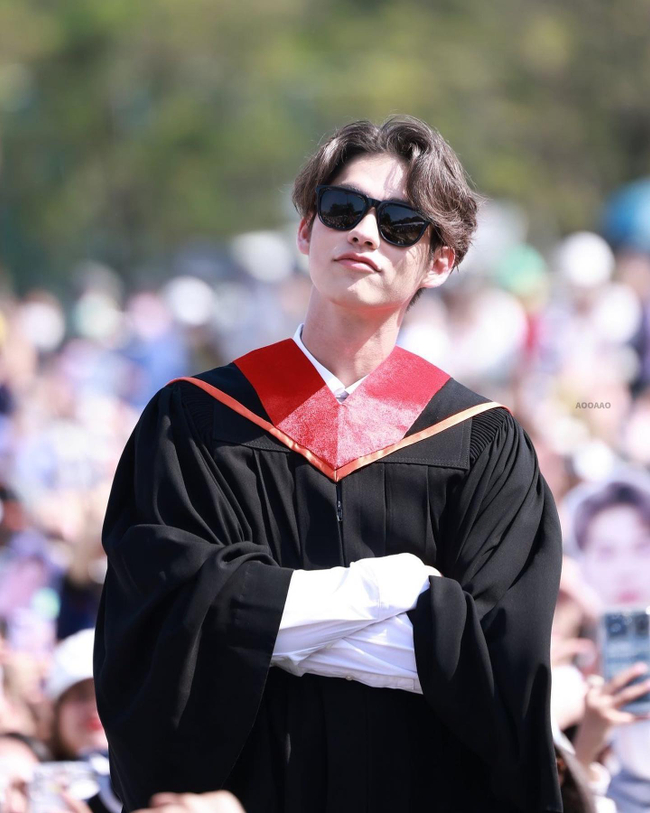 Photo Credit : Popular.com