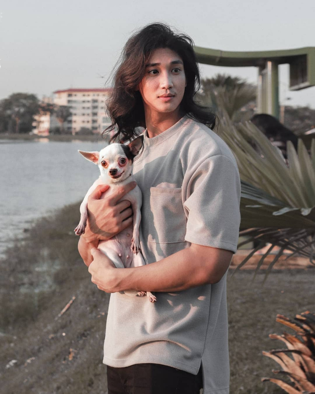 Photo Credit :Paing Takhon's Facebook