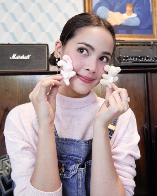 Yaya Urassaya