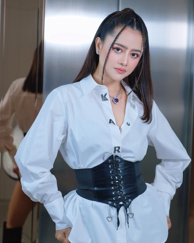  អ្នកនាង ឱក សុគន្ធកញ្ញា