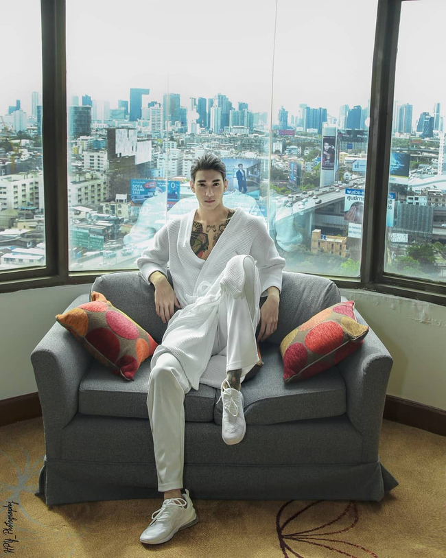 Photo Credit :Paing Takhon's Facebook