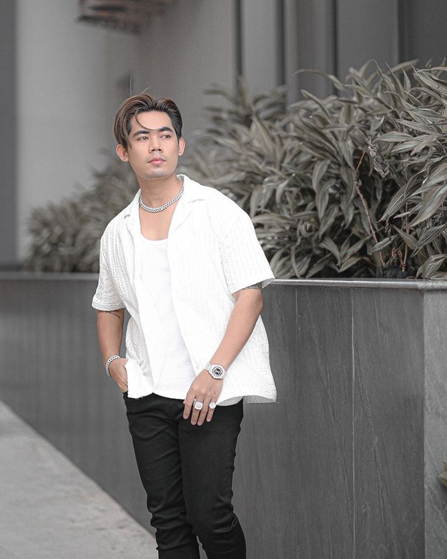 នី រតនា 