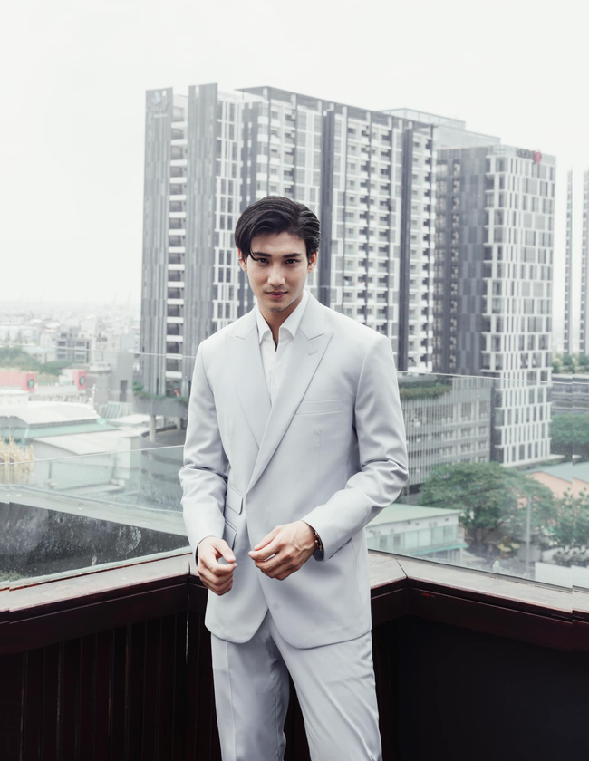 Photo Credit : Paing Takhon's FB Acc