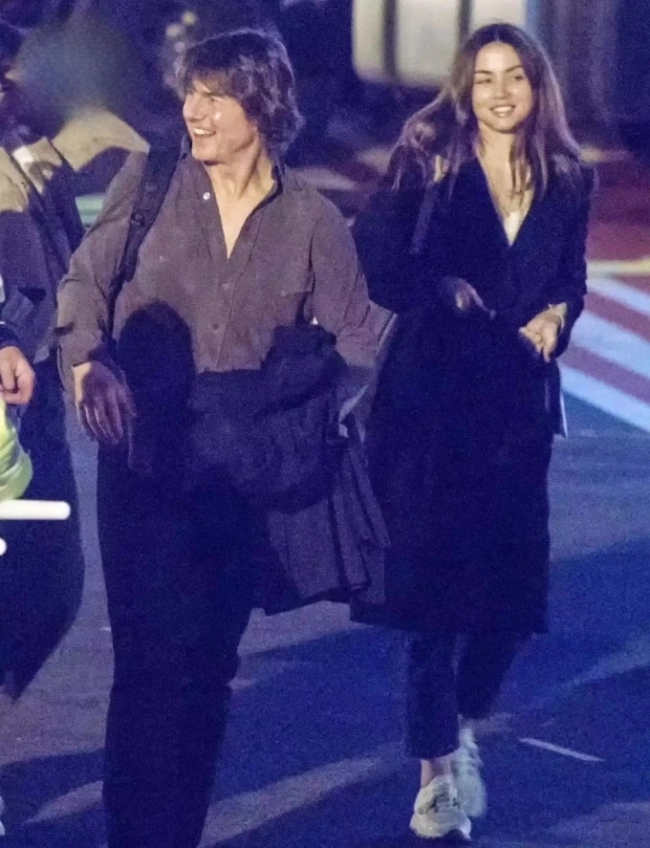 Tom Cruise និង Ana de Armas