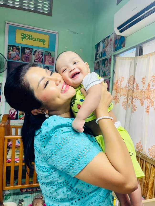 Photo credit-Khine Hnin Wai's Facebook acc