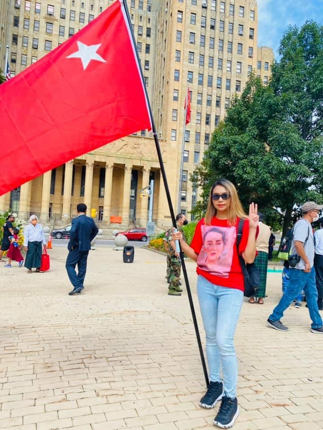 Photo Credit: ပန်ဆယ်လို‘s Facebook Acc