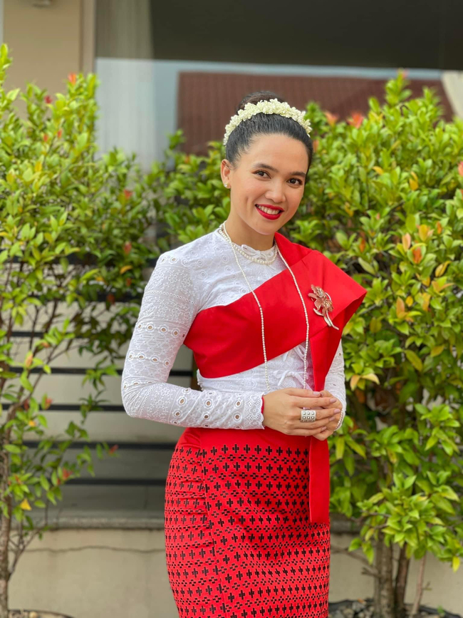 Aye Myat Thu’s Facebook 