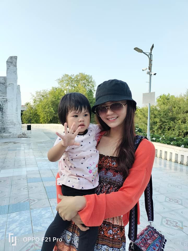 Khin Wint Wah's Facebook