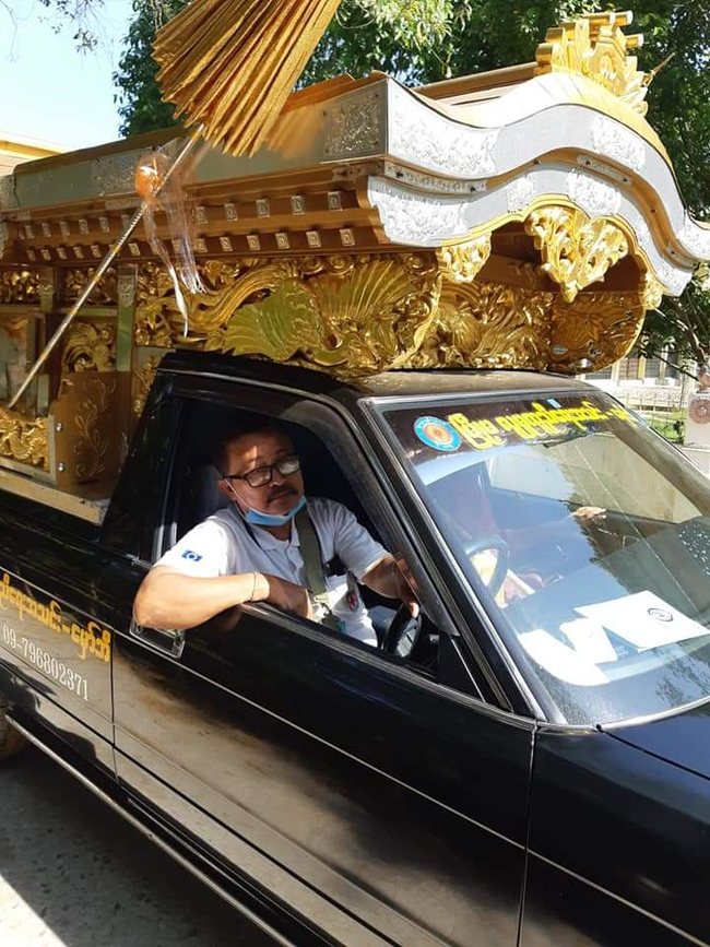 PHOTO CREDIT: AUNG KHINE ' S FACEBOOK ACC