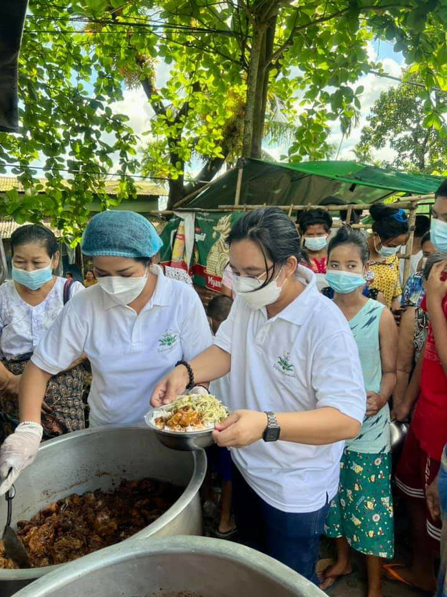 Photo Credit - Khine Hnin Wai's Facebook