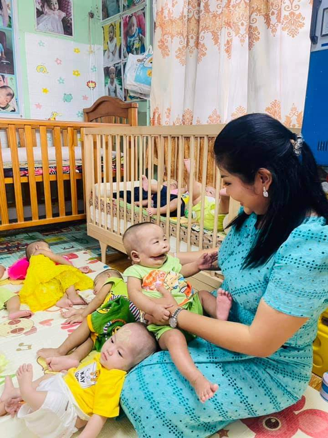 Photo credit-Khine Hnin Wai's Facebook acc