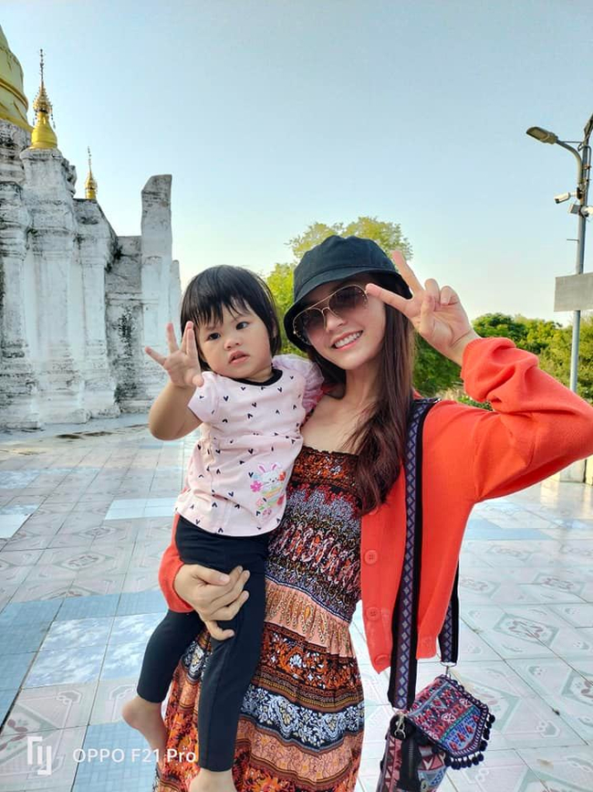 Khin Wint Wah's Facebook