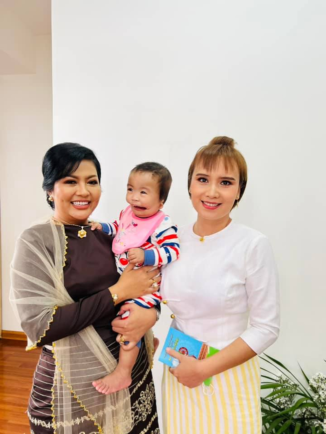 Photo Credit : Khine Hnin Wai's Facebook Acc