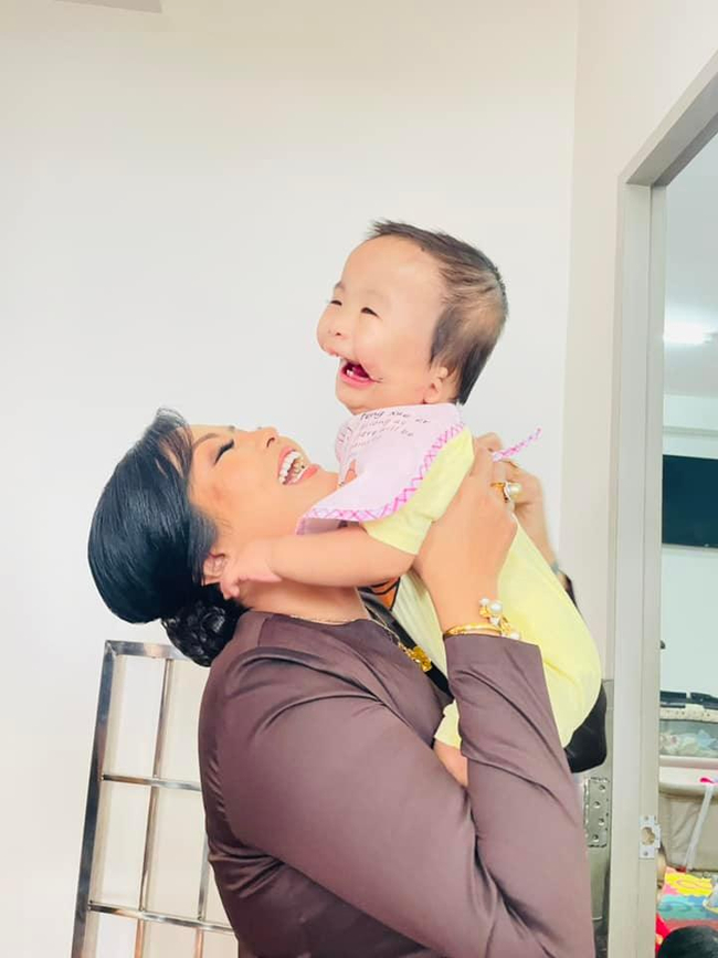 Photo Credit : Khine Hnin Wai's Facebook Acc