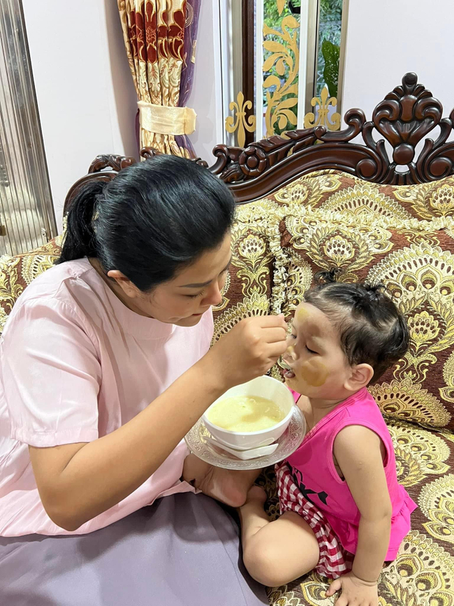 Khine Hnin Wai’s Facebook