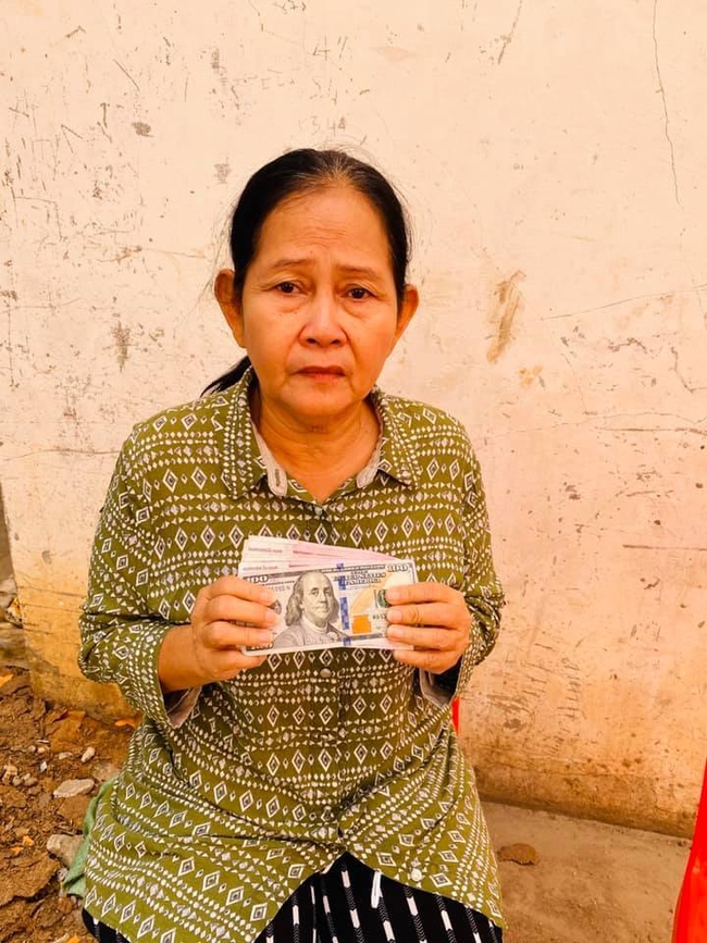  អ្នកមីង ញឹម សុខា 