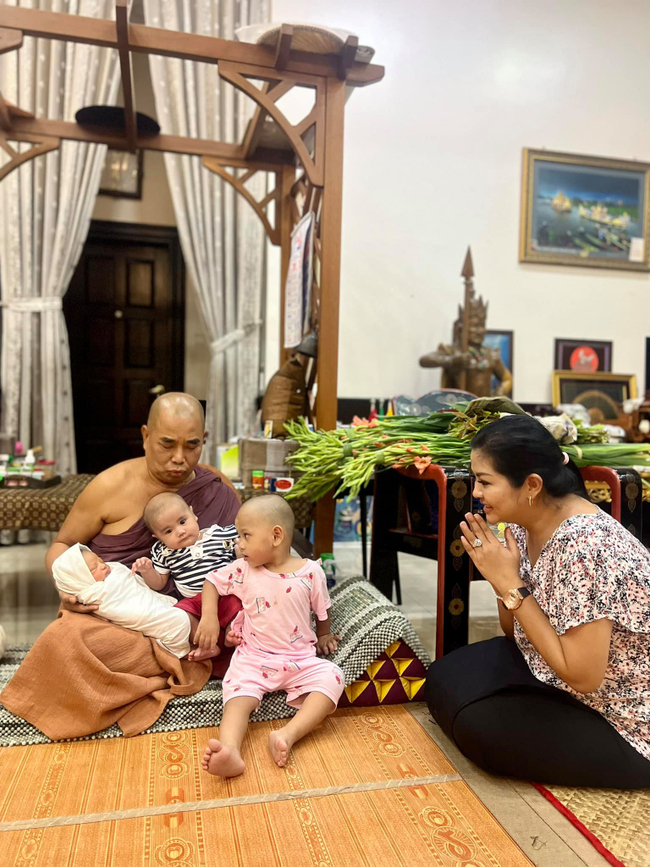 Photo Credit : Khine Hnin Wai's Facebook Acc