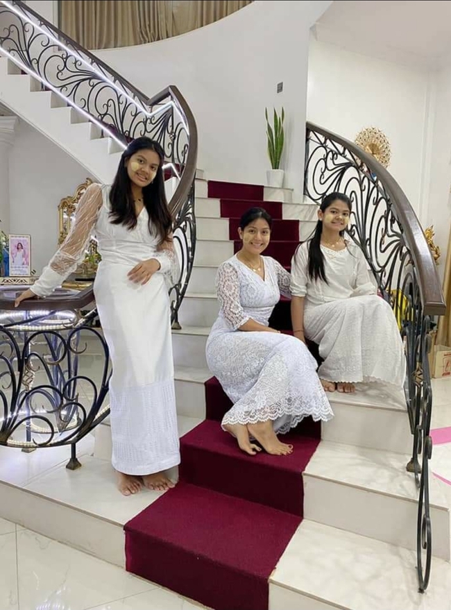 Photo Credit:Smile စမိုင်းလ် Facebook page