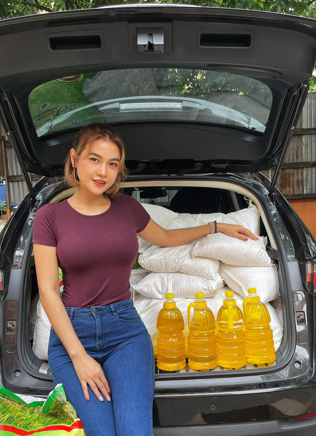 Photo Credit - Khin Thazin's Fb Acc