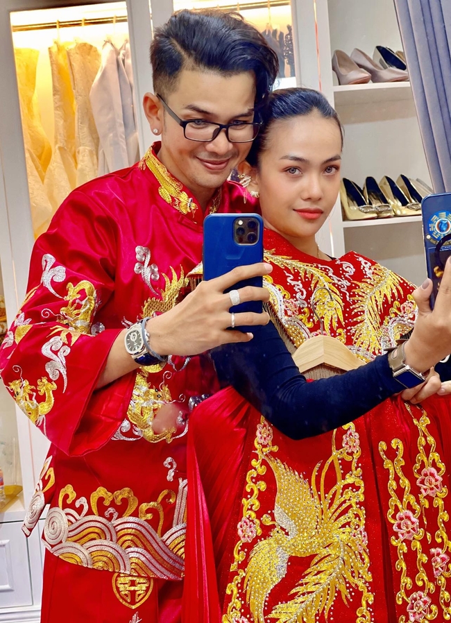អ្នកនាង ឌី សូនីតា និងលោក ចន អេឡិចហ្សូរ៉ា