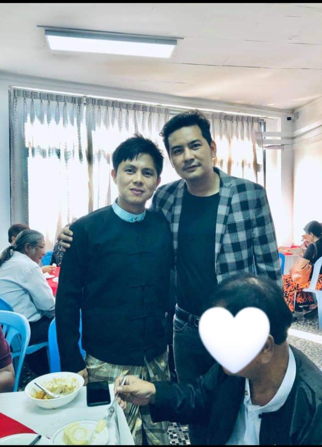 https://s9.kh1.co/__image/w=650,h=904,q=100/fb/fb4008715e5d98385e56602d641147e4d742f2bb.jpeg