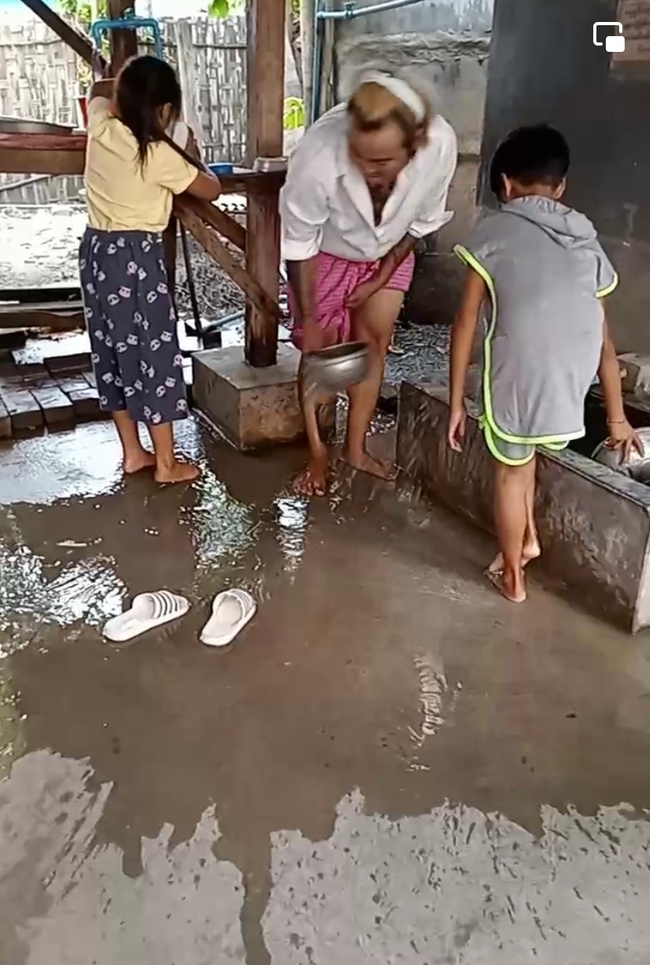 စည်သူဘီးကျဲ’s Facebook&nbsp;