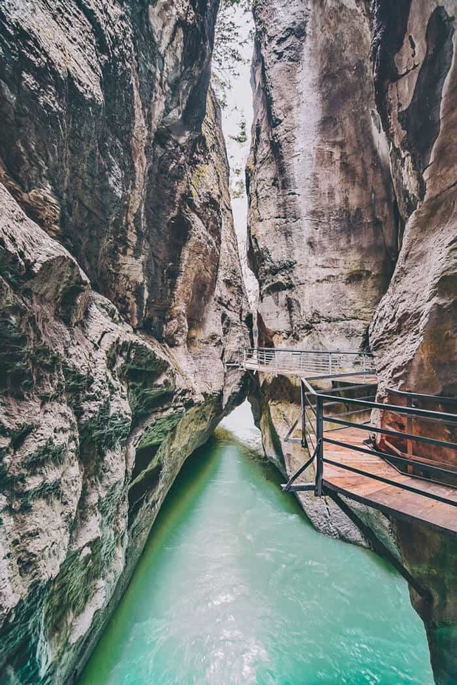  Aare Gorge Canyon Walk