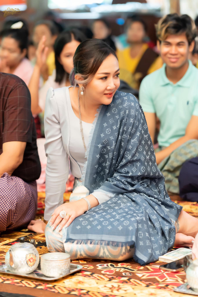 Wine Su Khine Thein's Facebook