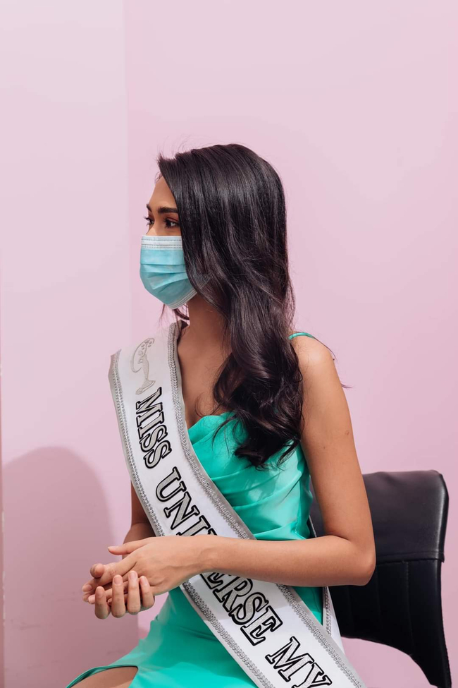 Photo Credit: thuzar wint lwin ' s Facebook page