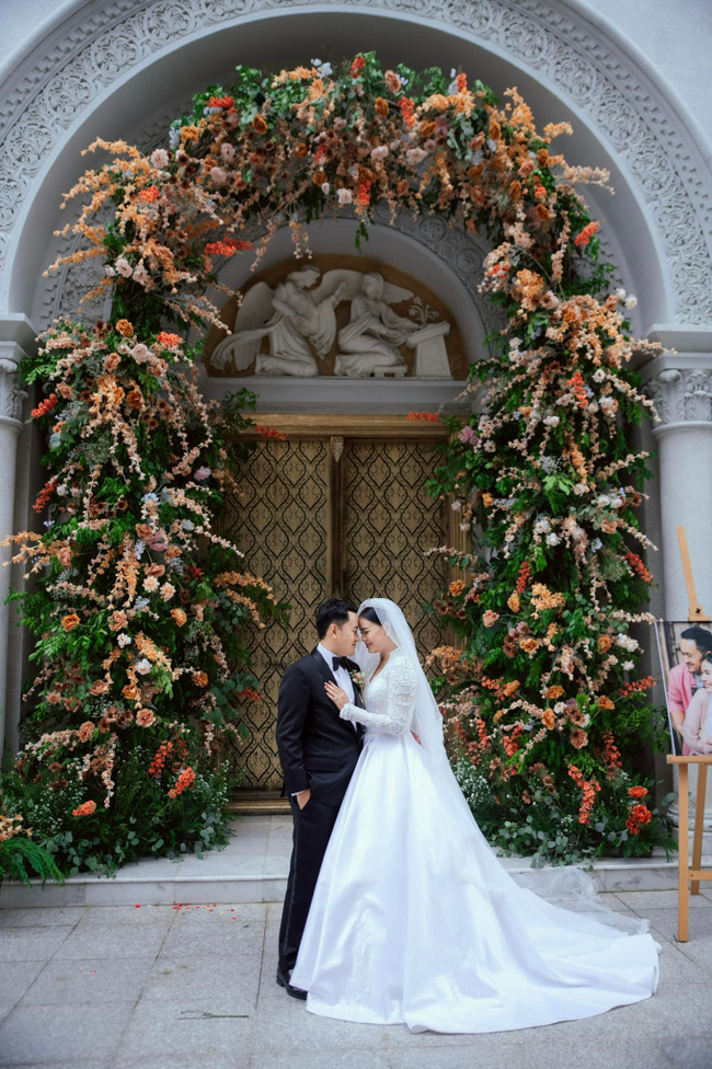 Aye Thaung's Facebook