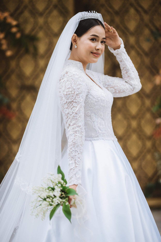 Aye Thaung's Facebook