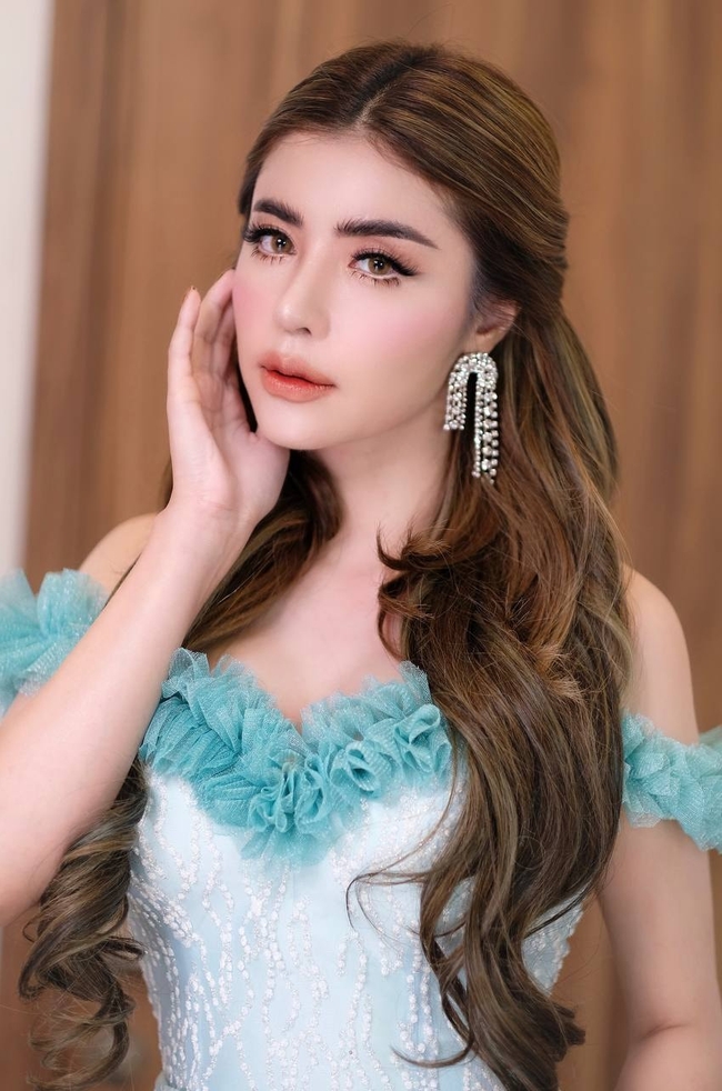 សុខ ពិសី