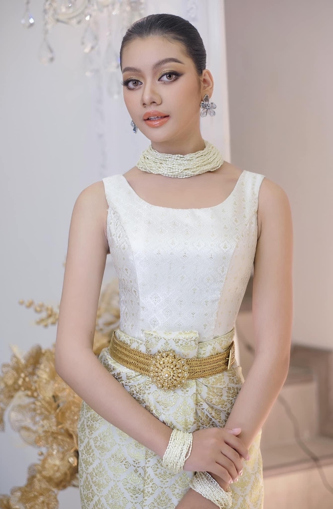 កញ្ញា សុខ និដាណាត់