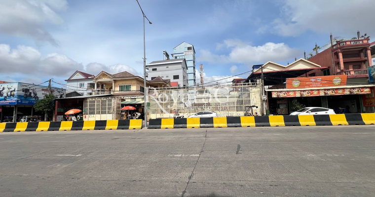 ដីសម្រាប់លក់ ផ្លូវ2004 សង្កាត់ទឹកថ្លា