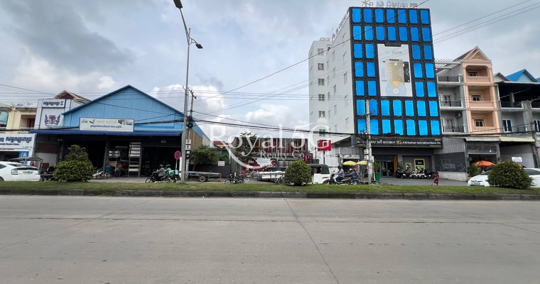 Warehouse for rent street chomkadong 217