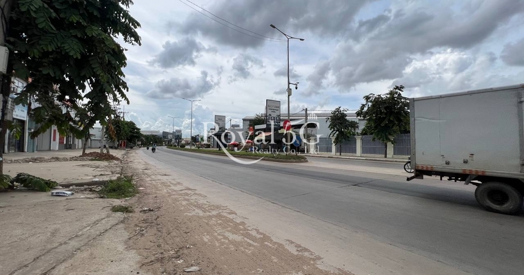 LAND FOR RENT HANOI STRETT