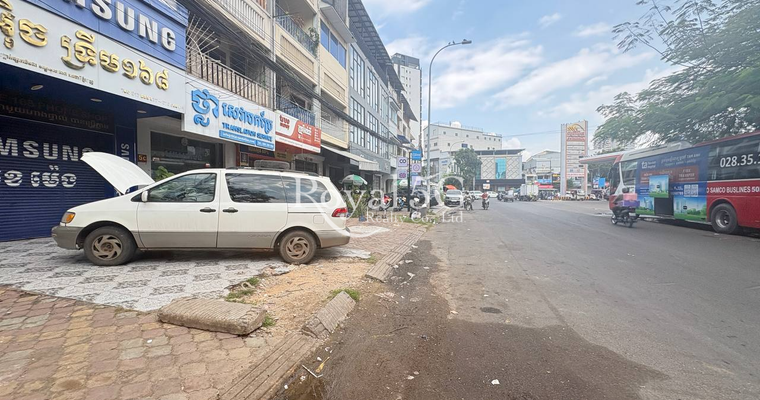 House For Rent or Sale Sangkat Phsar Dermkor Khan Toul Kork