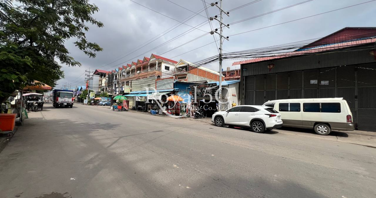 Warehouse for rent at solar