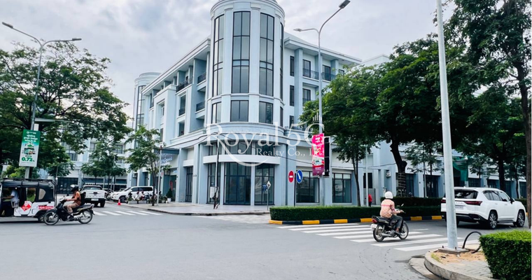 ផ្ទះកែង​សម្រាប់ជួល - បុរីជីបម៉ុងលែន២៧១