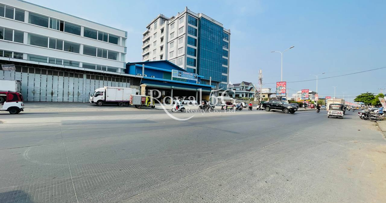 ឃ្លាំងនិងផ្ទះសម្រាប់ជួល -