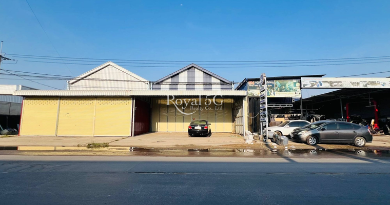 ឃ្លាំងសម្រាប់ជួលនៅក្រាំងធ្នង់